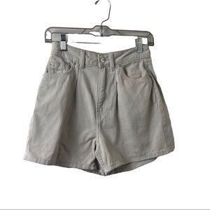 Divided by H&M   Denim Mom High Waist Shorts. Kaki  Sz 2